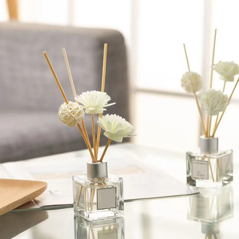 10개 아로마 디퓨징 스틱과 화이트 폼 플라워 조합,  - Aromatherapy Diffuser 리뷰 및 가격